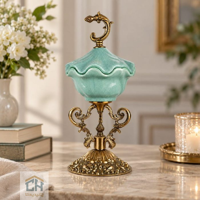 شکلات خوری فیروزه ای پایه برنز مدل 18-3632 روی میز