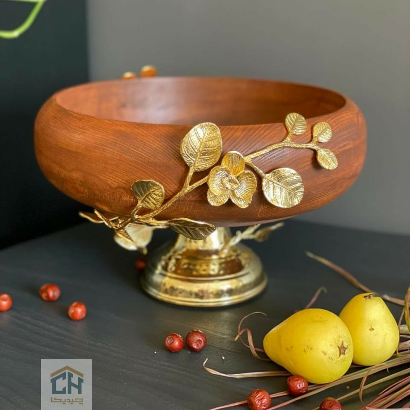 میوه خوری چوب و برنج پایه دار طرح گل ارکیده مدل 228173 (1) میوه خوری چوبی پایه دار بزرگ با تزیین گل ارکیده برنجی (1)