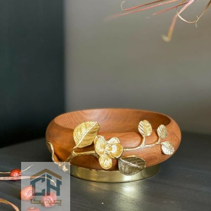 پیاله چوبی پایه دار با طرح گل ارکیده مناسب سرو آجیل