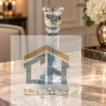 شمعدان کریستال مدل 7043 روی میز در فضای داخلی