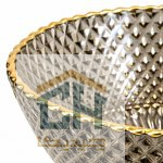 نمای نزدیک بافت پیکسلی و لبه طلایی پیاله بلور مدل 5290