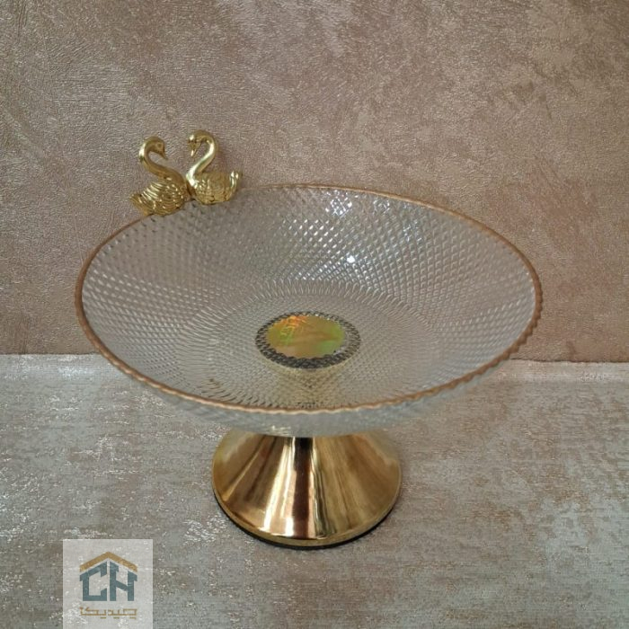 آجیل خوری بلور با پایه طلایی و مجسمه قو (2)