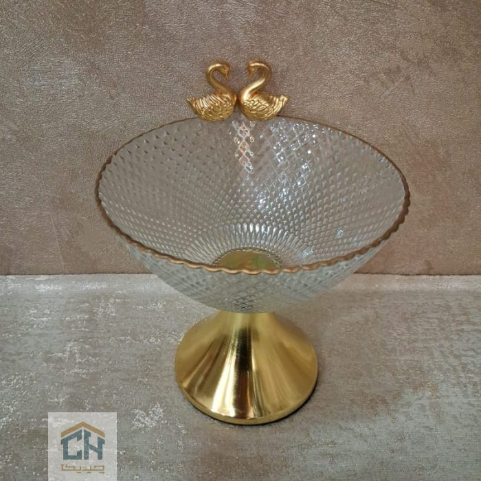 شکلات خوری طلایی با طرح پیکسل و مجسمه قو (2)