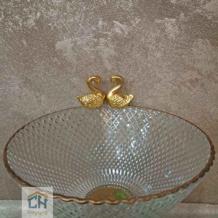 شکلات خوری طلایی با طرح پیکسل و مجسمه قو (3)