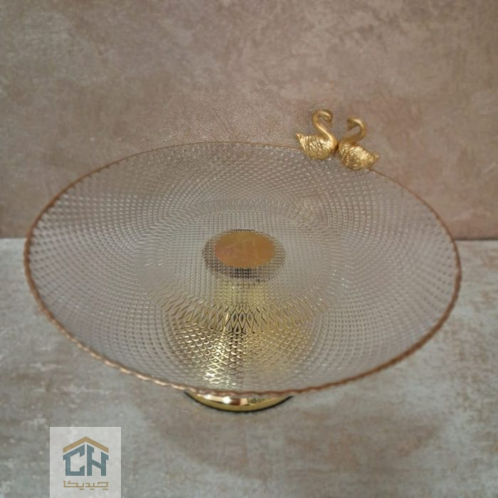 ظرف شیرینی خوری پایه دار با پایه طلایی و مجسمه قو (2)