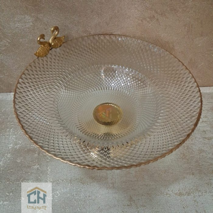 میوه خوری بلور پایه دار با لبه طلایی و مجسمه جفت قو (3)