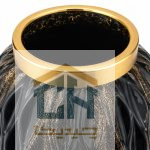 نمای نزدیک حلقه طلایی و بافت مشکی براق گلدان مدل 1-108