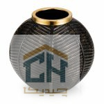 گلدان شیشه ای توپی مدل 1-114 با بدنه مشکی و رگه های طلایی